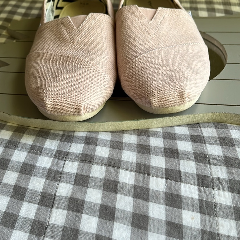 Pink TOMS - Picture 3 of 5